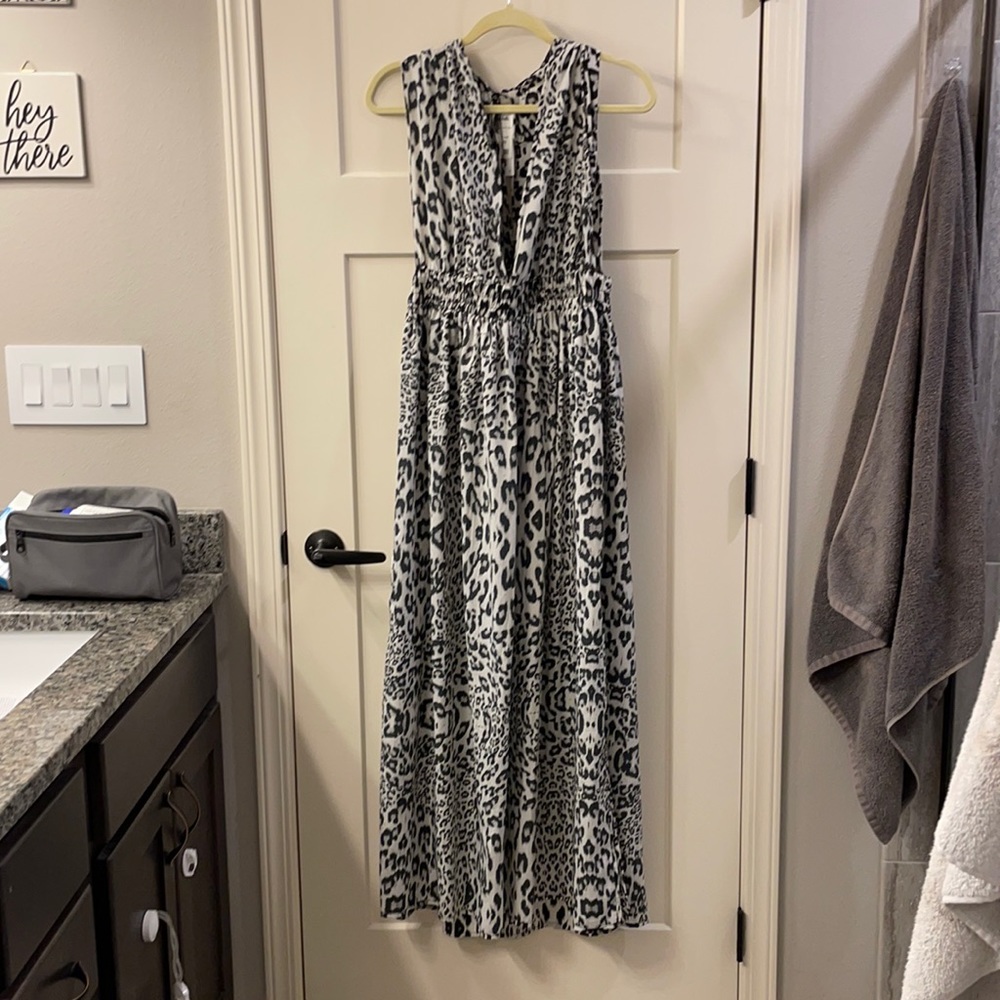 America and beyond cheetah print maxi dress nwt